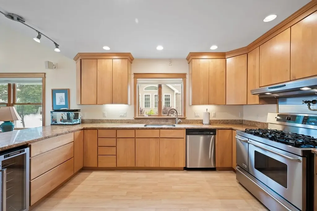 15 Harbor Drive Brewer ME 04412
