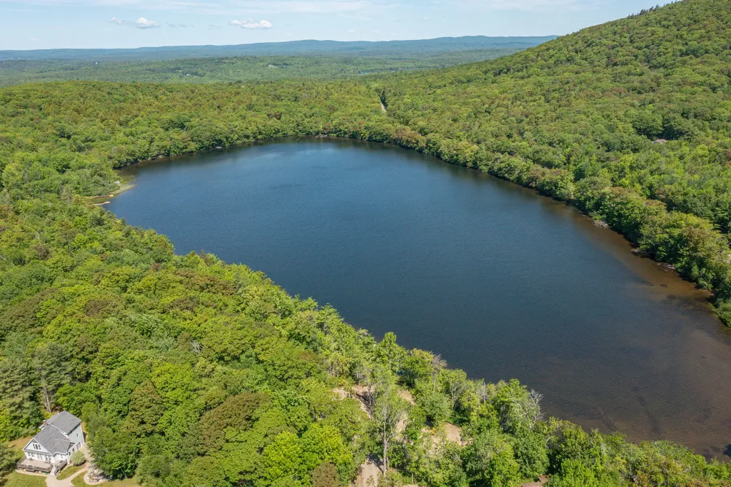 21 Rosenberg Road Lincolnville ME 04849