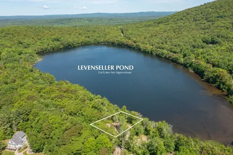 21 Rosenberg Road Lincolnville ME 04849