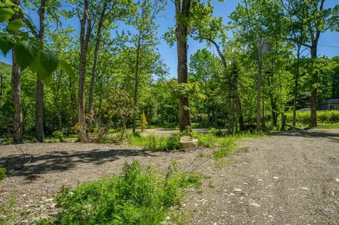21 Rosenberg Road Lincolnville ME 04849