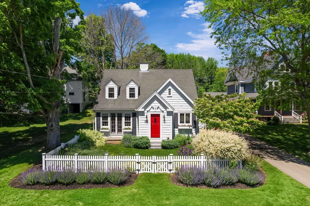 152 York Street York ME 03909