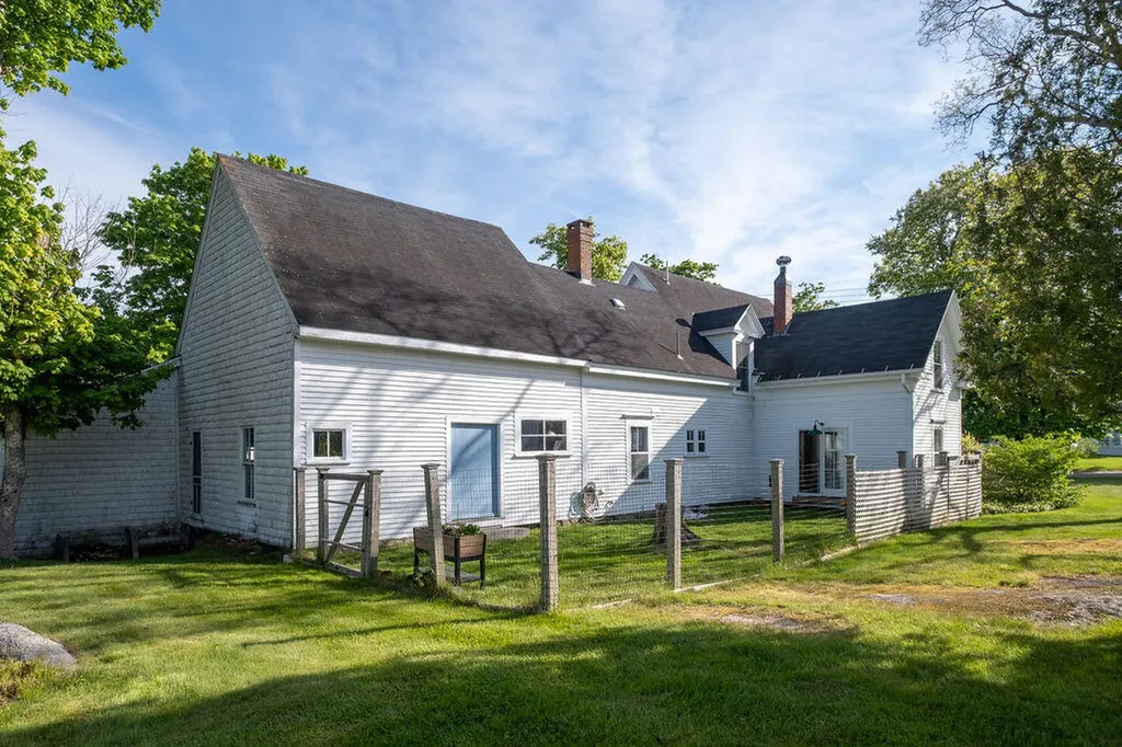 23 School Street Stonington ME 04681