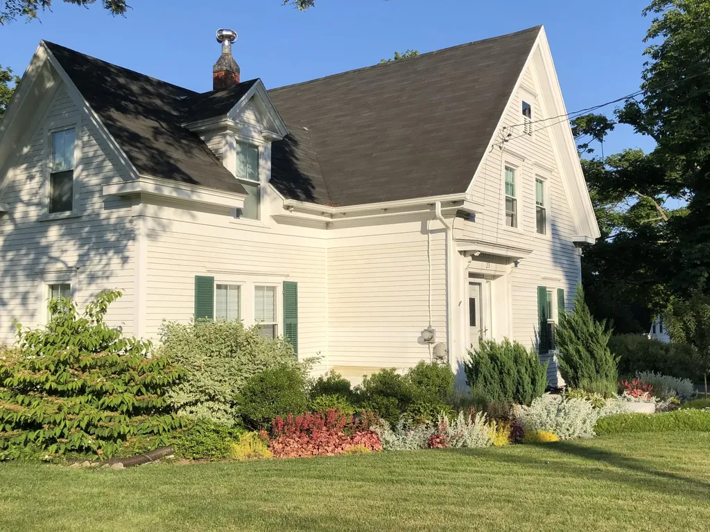 23 School Street Stonington ME 04681