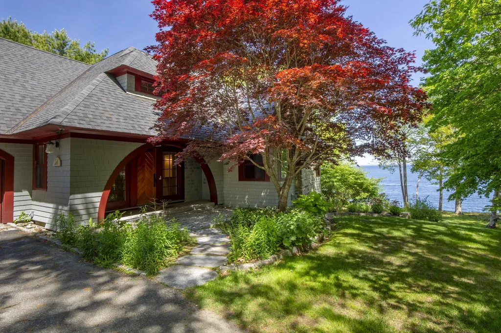 24 Eastward Rockport ME 04856