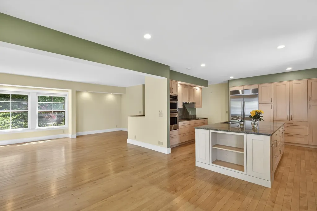 24 Eastward Rockport ME 04856
