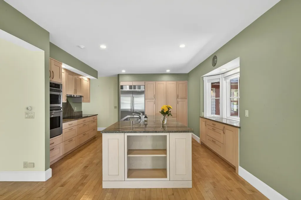 24 Eastward Rockport ME 04856