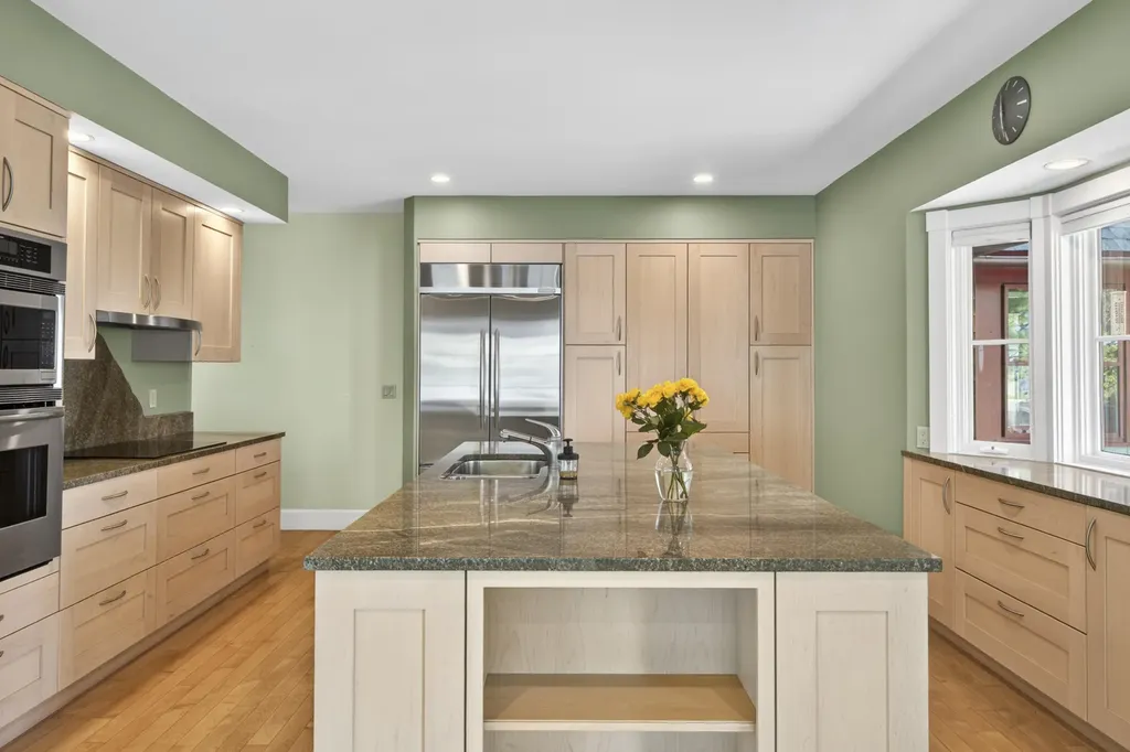 24 Eastward Rockport ME 04856
