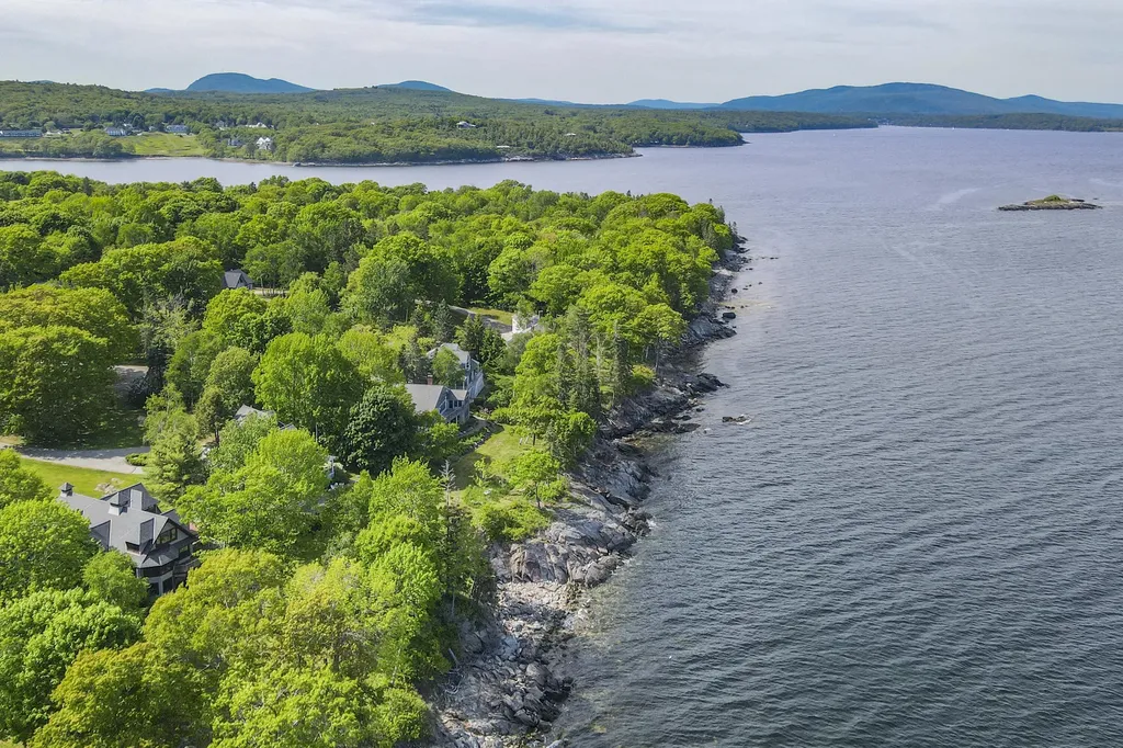 24 Eastward Rockport ME 04856