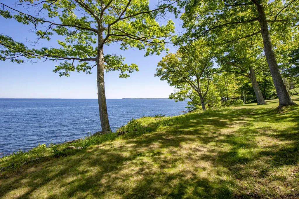 24 Eastward Rockport ME 04856
