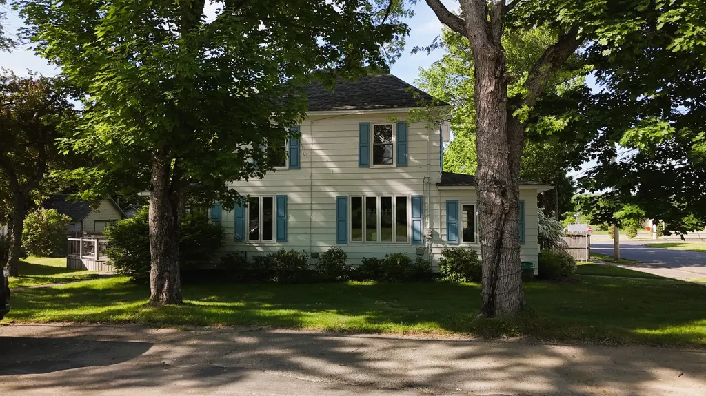 5 Cone Street East Millinocket ME 04430