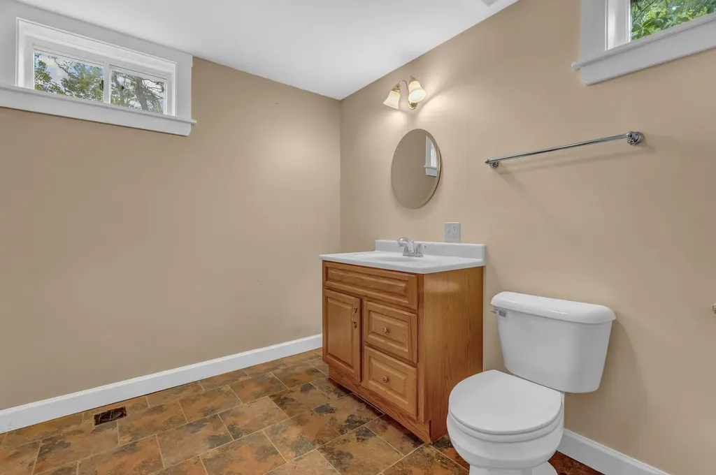 698 Main Road Carmel ME 04419