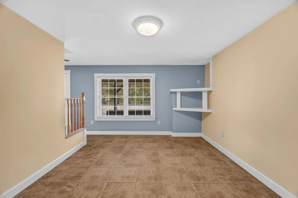 698 Main Road Carmel ME 04419