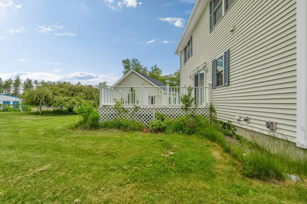 698 Main Road Carmel ME 04419