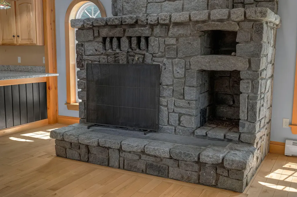 698 Main Road Carmel ME 04419