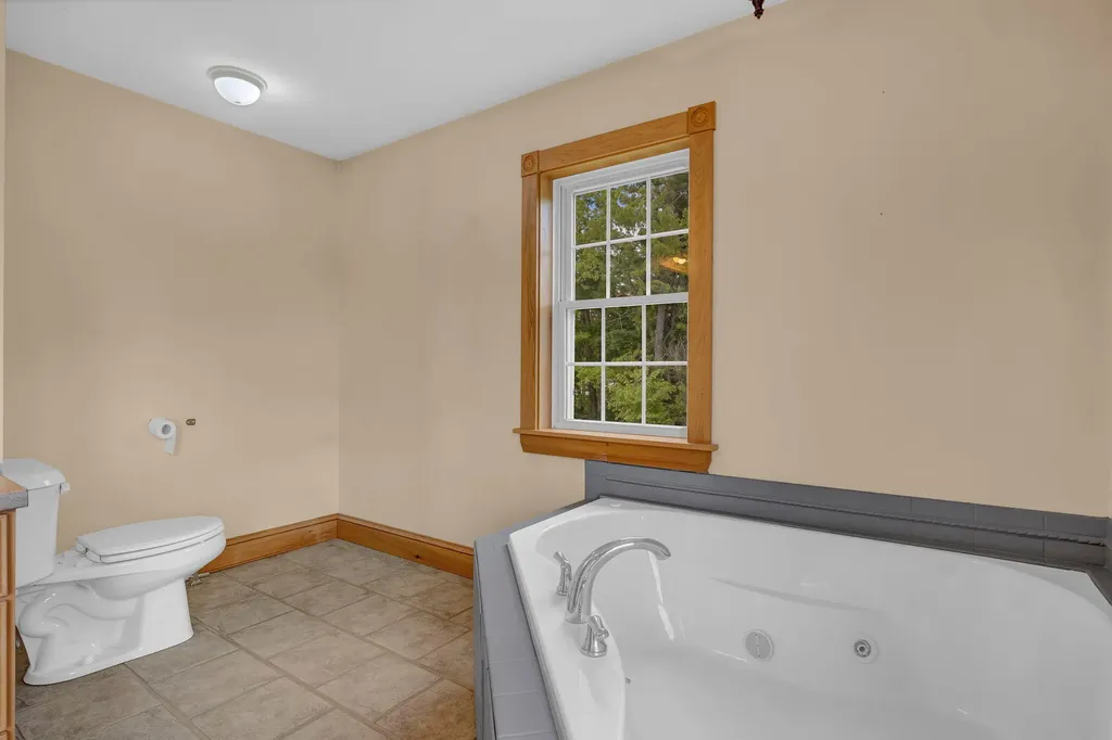 698 Main Road Carmel ME 04419