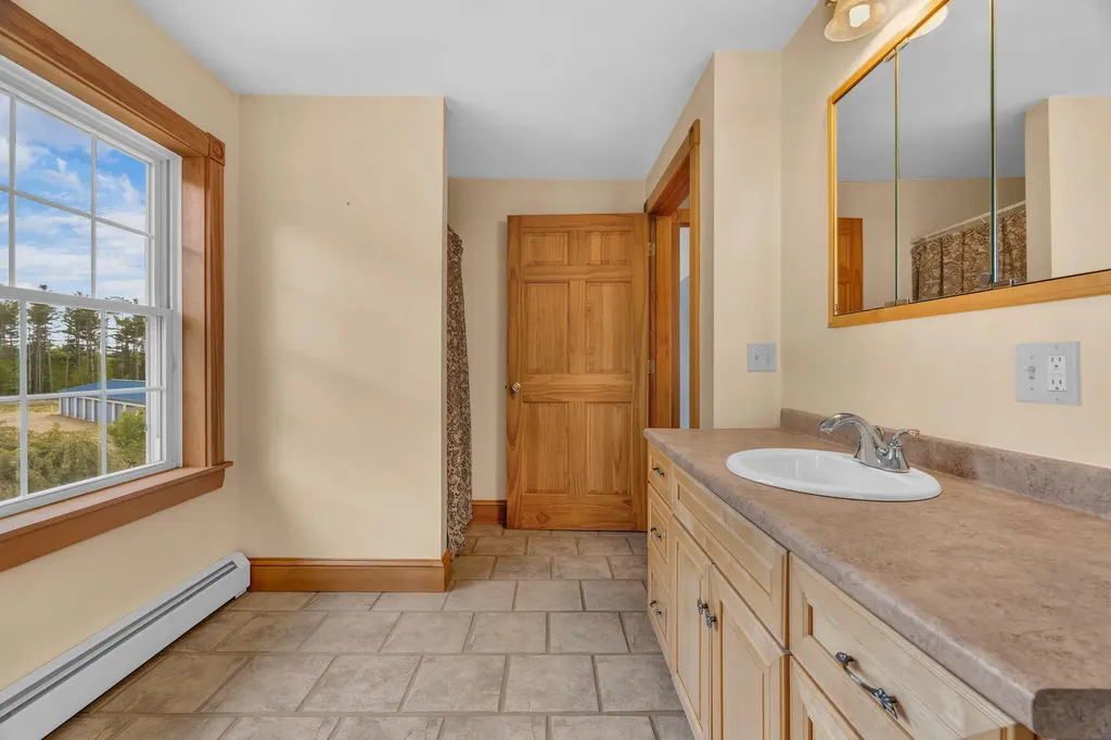 698 Main Road Carmel ME 04419