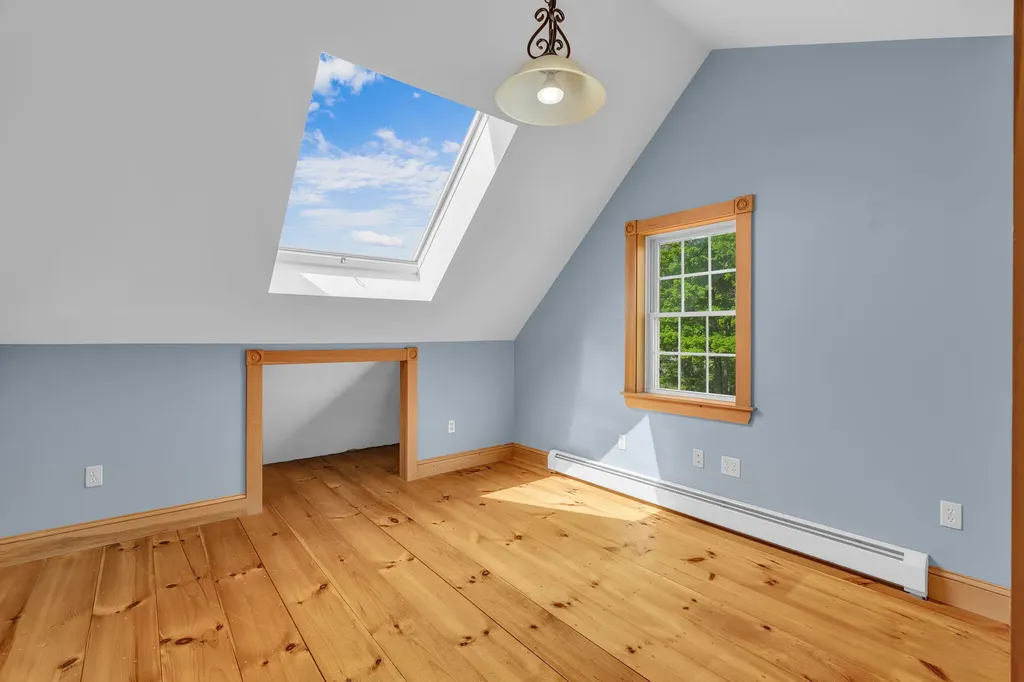 698 Main Road Carmel ME 04419