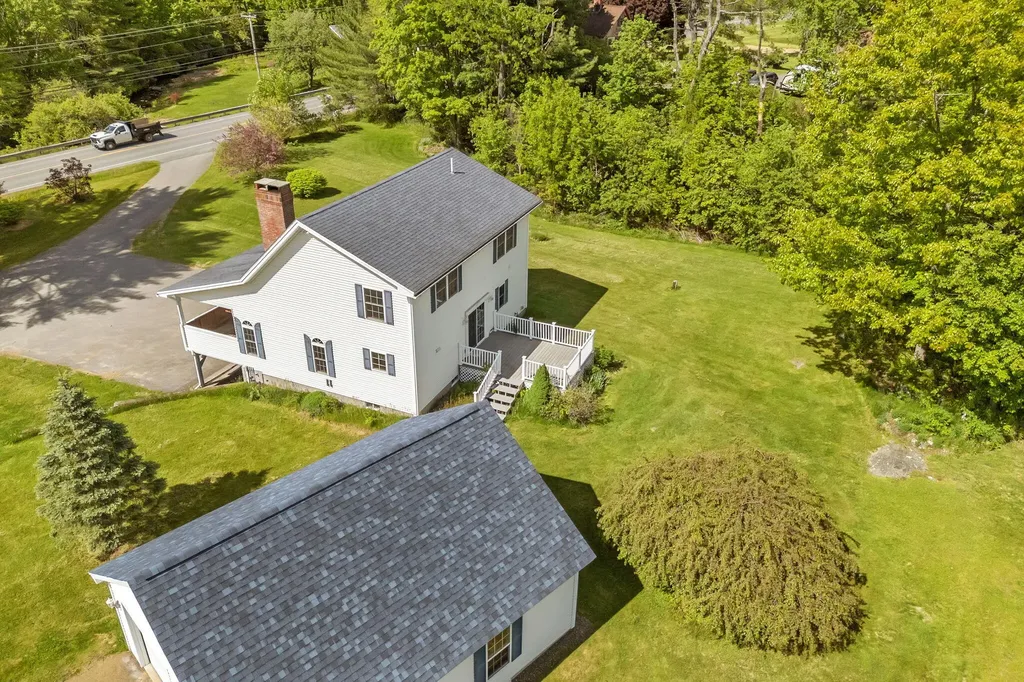 698 Main Road Carmel ME 04419
