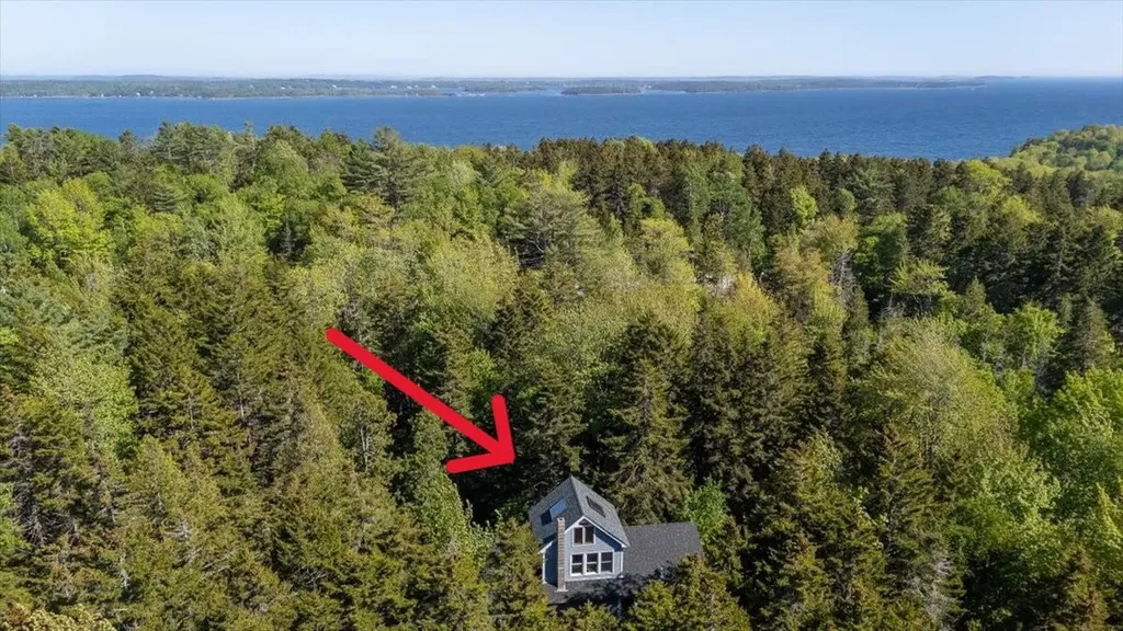 11 Jack Rabbit Road Northport ME 04849