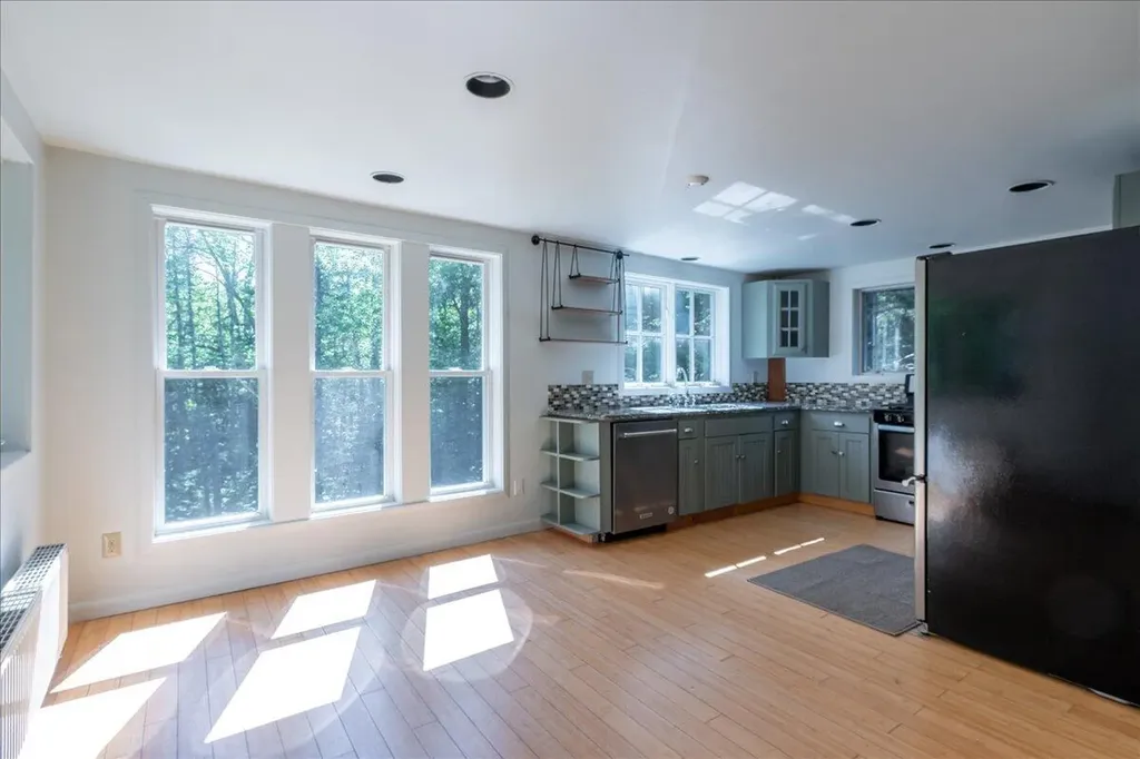 11 Jack Rabbit Road Northport ME 04849