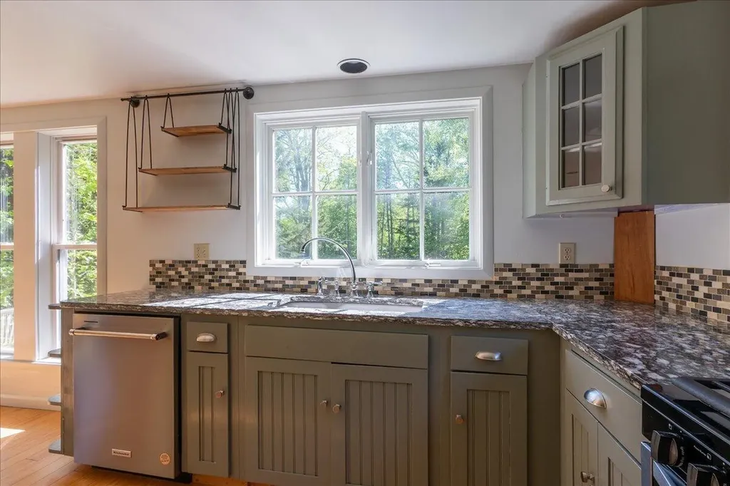 11 Jack Rabbit Road Northport ME 04849