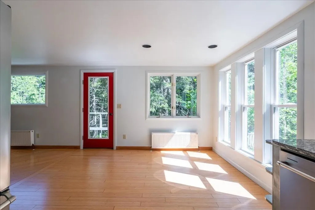 11 Jack Rabbit Road Northport ME 04849