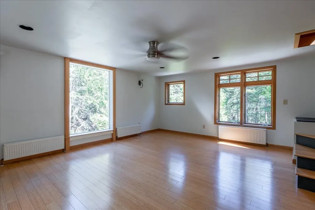 11 Jack Rabbit Road Northport ME 04849