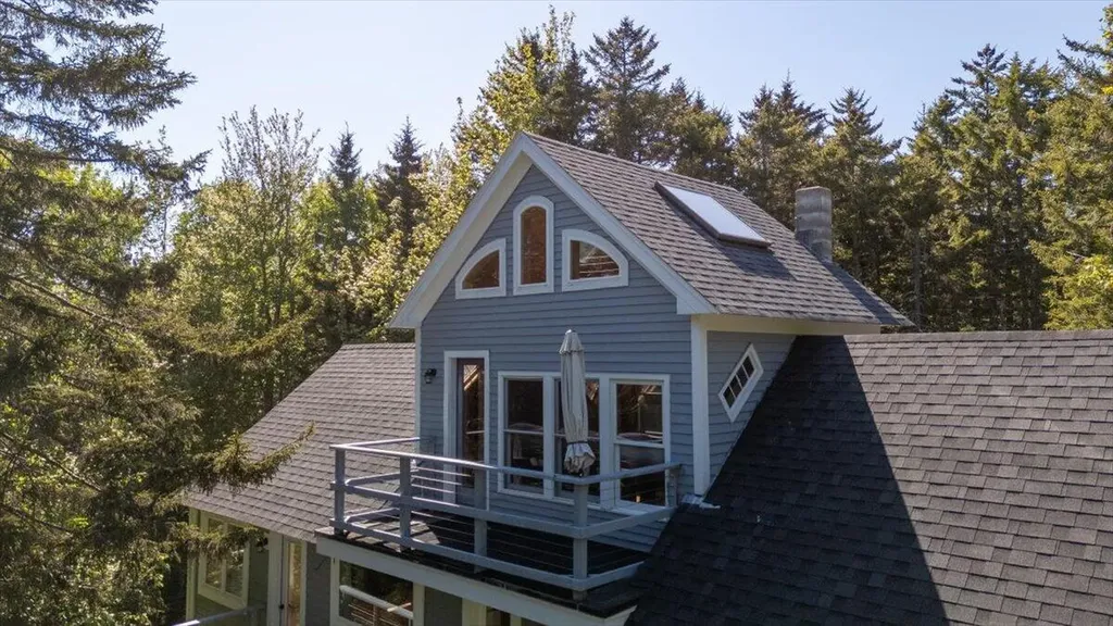 11 Jack Rabbit Road Northport ME 04849