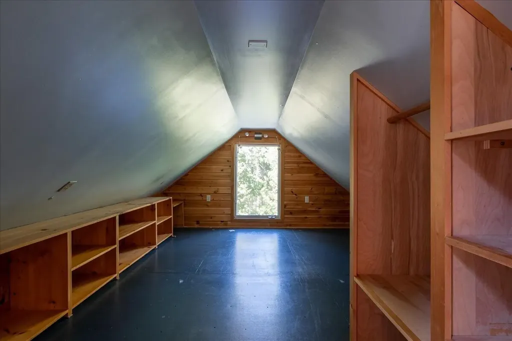 11 Jack Rabbit Road Northport ME 04849