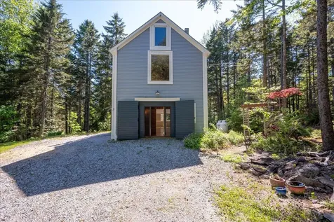 11 Jack Rabbit Road Northport ME 04849