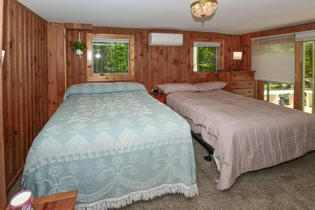16 Scenic View Drive Naples ME 04055