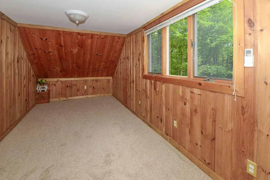 16 Scenic View Drive Naples ME 04055
