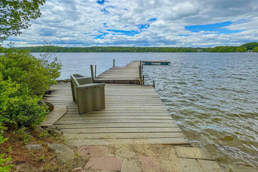 16 Scenic View Drive Naples ME 04055