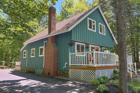 16 Scenic View Drive Naples ME 04055