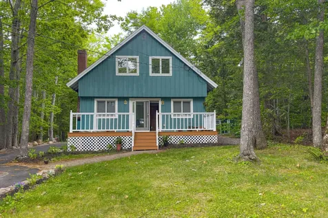 16 Scenic View Drive Naples ME 04055