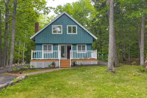 16 Scenic View Drive Naples ME 04055
