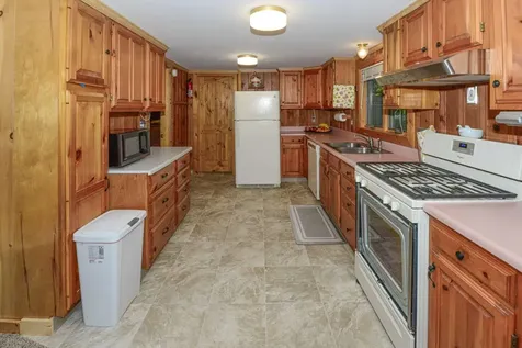 16 Scenic View Drive Naples ME 04055