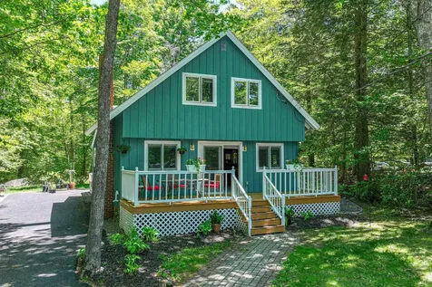 16 Scenic View Drive Naples ME 04055