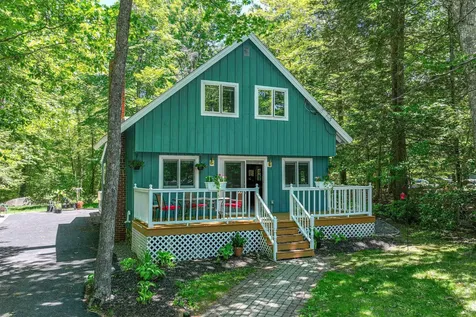 16 Scenic View Drive Naples ME 04055