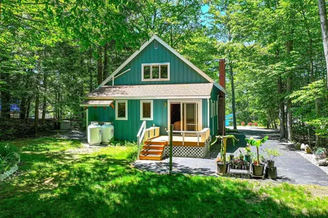 16 Scenic View Drive Naples ME 04055
