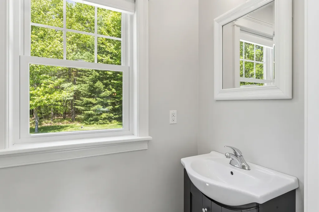 32 Beechwood Drive Topsham ME 04086
