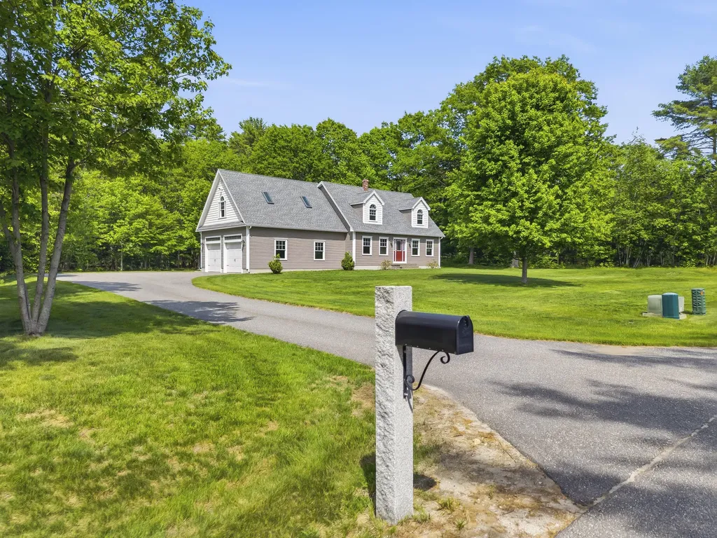 32 Beechwood Drive Topsham ME 04086