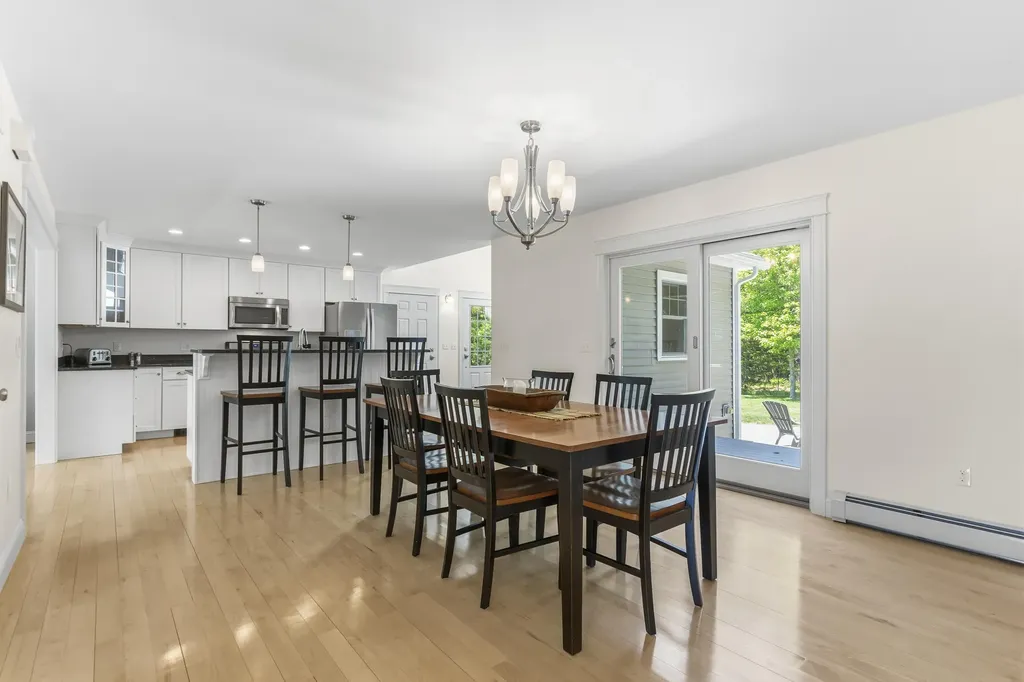 32 Beechwood Drive Topsham ME 04086