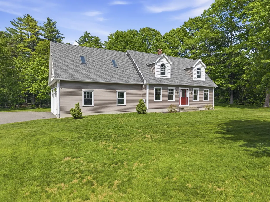 32 Beechwood Drive Topsham ME 04086