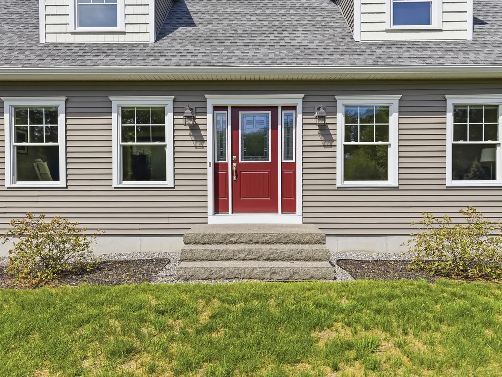 32 Beechwood Drive Topsham ME 04086