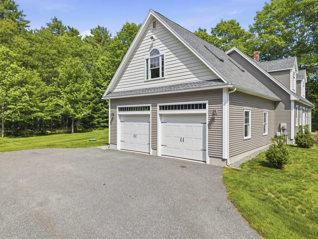 32 Beechwood Drive Topsham ME 04086