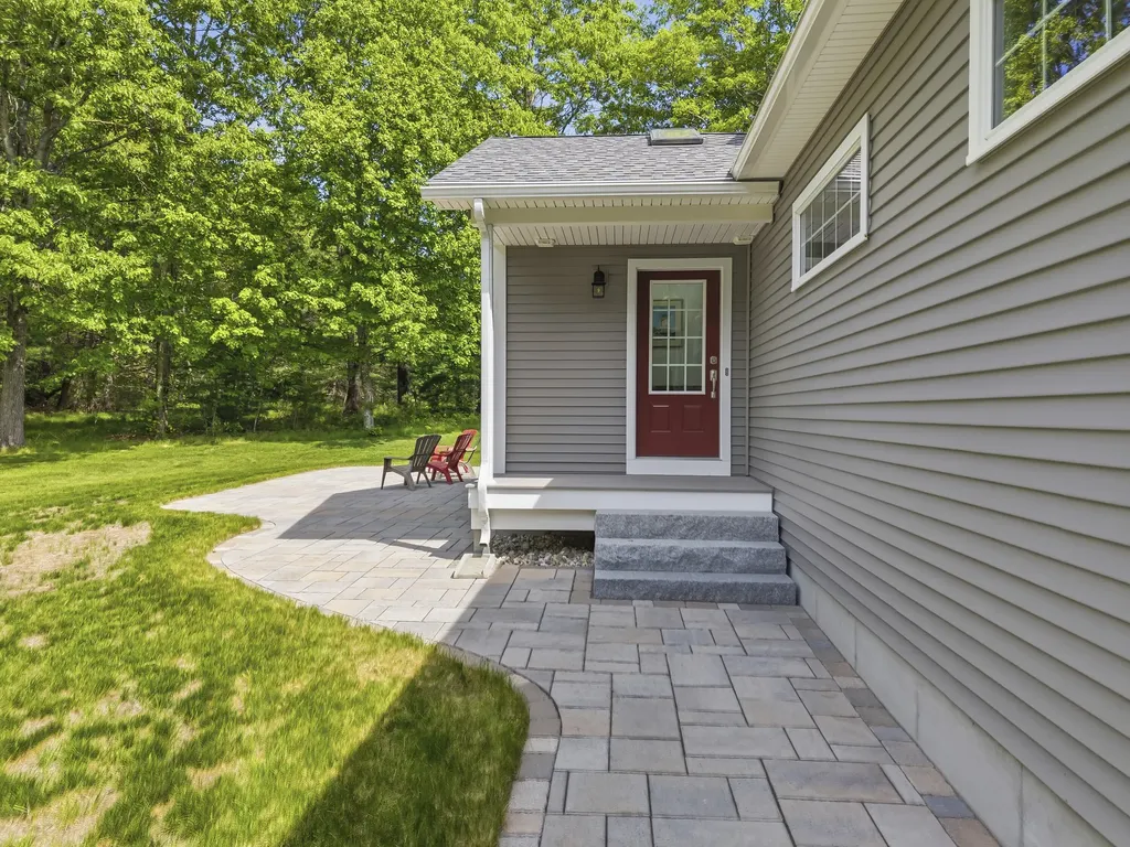 32 Beechwood Drive Topsham ME 04086