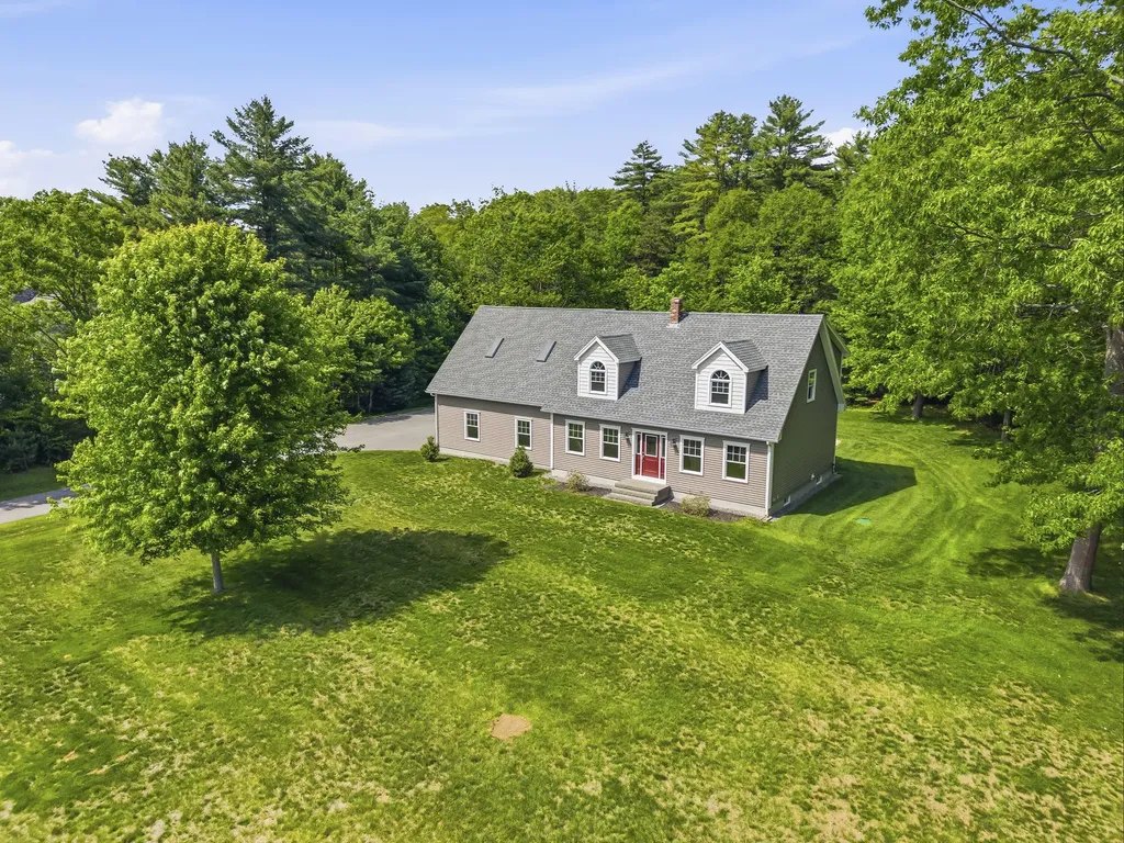 32 Beechwood Drive Topsham ME 04086