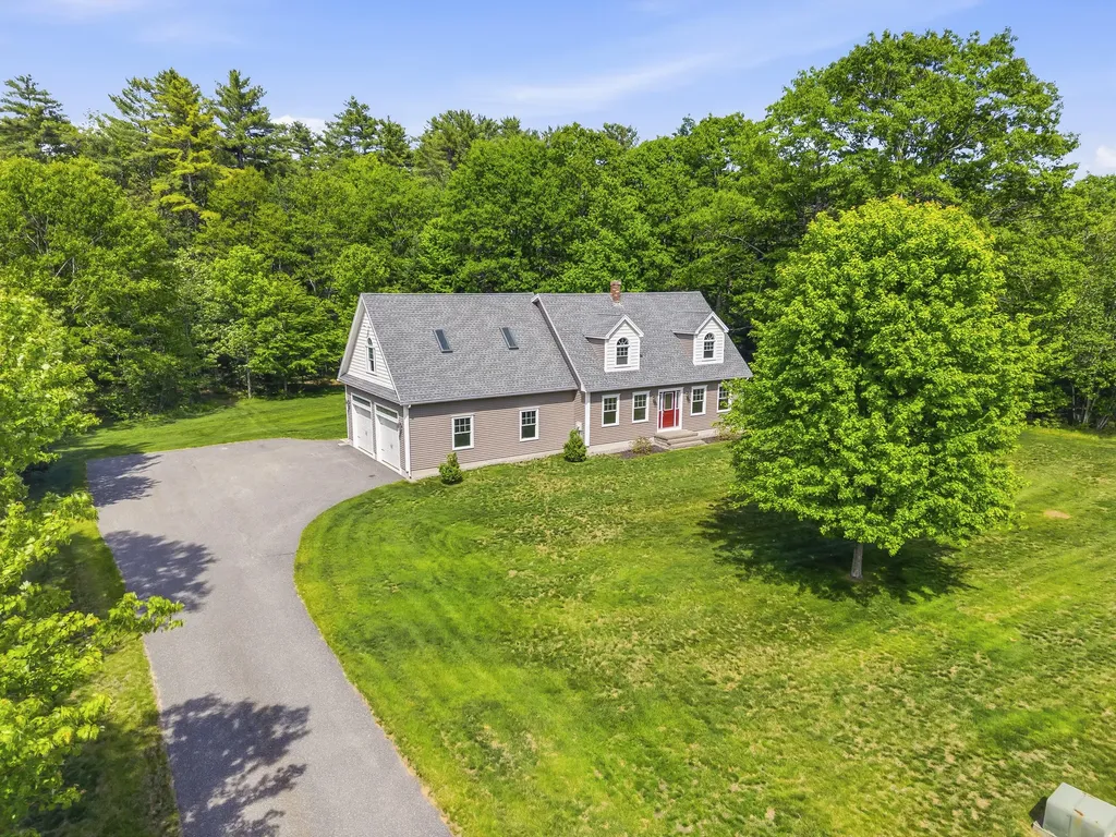 32 Beechwood Drive Topsham ME 04086