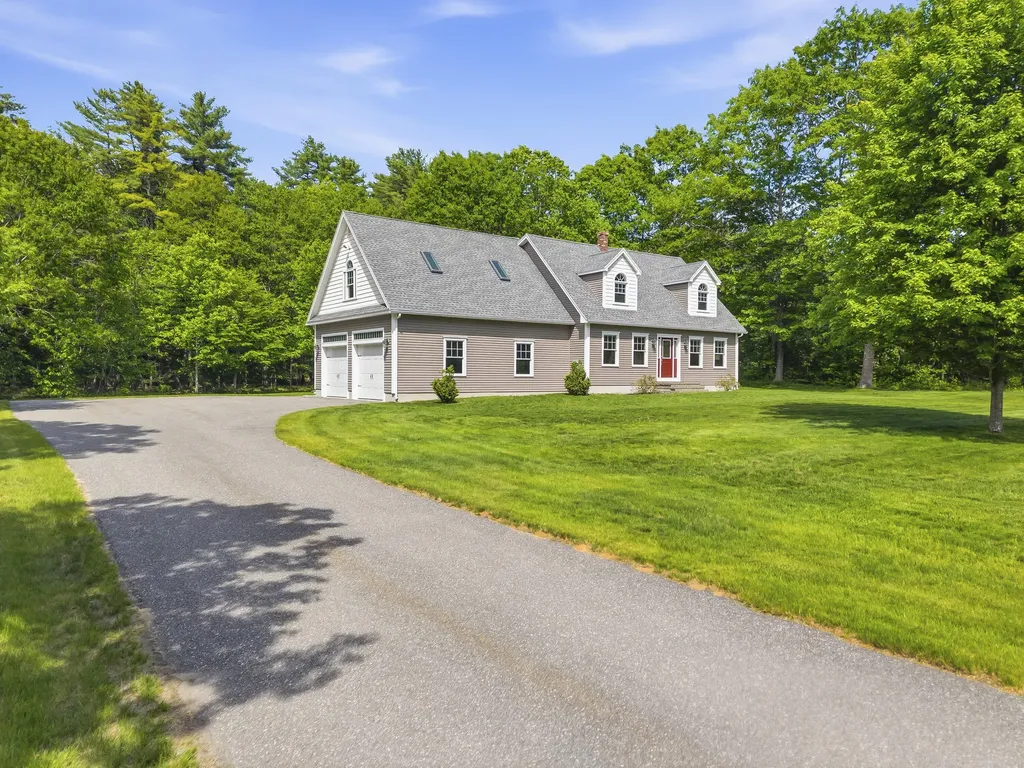 32 Beechwood Drive Topsham ME 04086